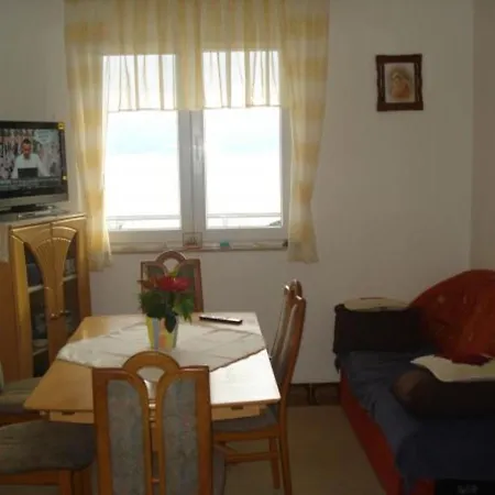 Cihorich - Two Bedroom With Pool Daire *