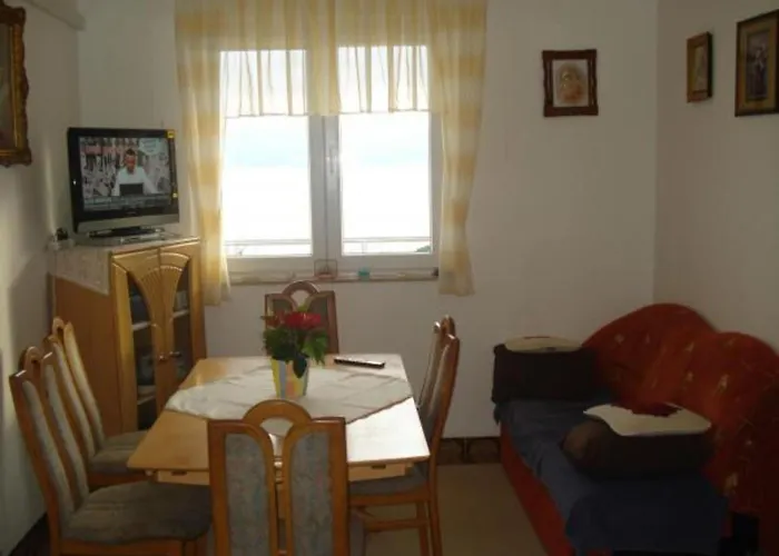 Cihorich - Two Bedroom With Pool Daire *