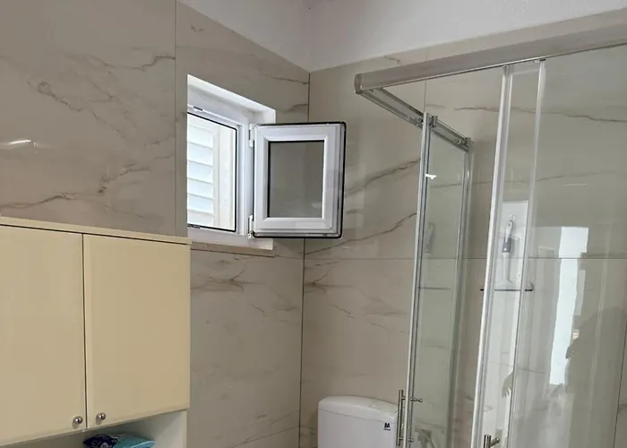 Cihorich - Two Bedroom With Pool Daire
